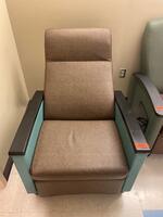 PATIENT ROOM RECLINER