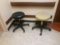 LOT OF 2 EXAM STOOLS