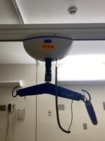 ARJO HUNTLEIGH MAXI SKY 600 PATIENT LIFT AND RAILS