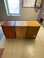 LOT OF 3 BEDSIDE TABLES