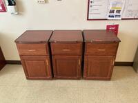 LOT OF 5 BEDSIDE TABLES