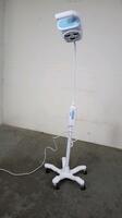 WELCH ALLYN GS 600 EXAM LIGHT ON ROLLING STAND