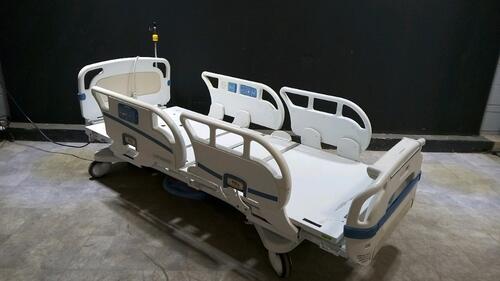 STRYKER 3002 S3 HOSPITAL BED WITH HEAD & FOOTBOARD (CHAPERONE WITH ZONE CONTROL, BED EXIT, SCALE) (IBED AWARENESS)