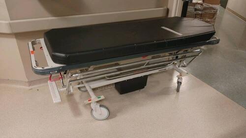 MIDMARK 540 PATIENT TRANSPORT STRETCHER