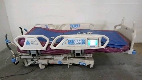 HILL-ROM P1900 TOTALCARE HOSPITAL BED WITH 3 MODULES (PERC.& VIB., ROTATION, LOW AIR LOSS)