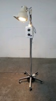 OLYMPIC 31 WARM-LAMP ON ROLLING STAND