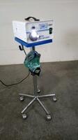 PRODUCTS FOR MEDICINE WHITE SUN LIGHT SOURCE WITH HEAD LAMP ON ROLLING STAND