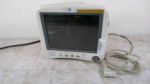 GE DASH 4000 PATIENT MONITOR WITH ECG CABLE