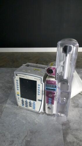 CAREFUSION ALARIS PC 8015 INFUSION PUMP WITH MODULE