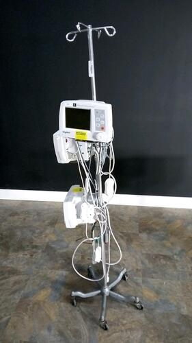 EDWARD LIFESCIENCES VIGILEO PATIENT MONITOR ON ROLLING STAND (QTY 3)