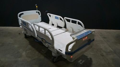 STRYKER SECURE 3005 S3 HOSPITAL BED WITH HEAD & FOOTBOARD (CHAPERONE WITH ZONE CONTROL, BED EXIT, SCALE) (IBED AWARENESS)