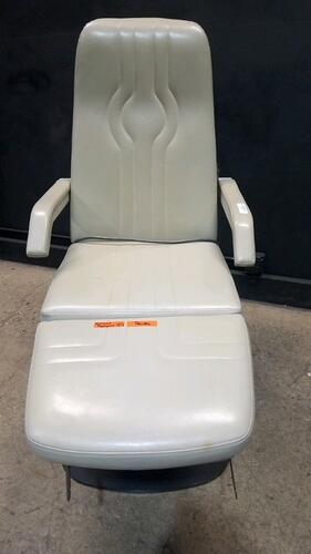 MIDMARK PODIATRY 417 POWER EXAM CHAIR