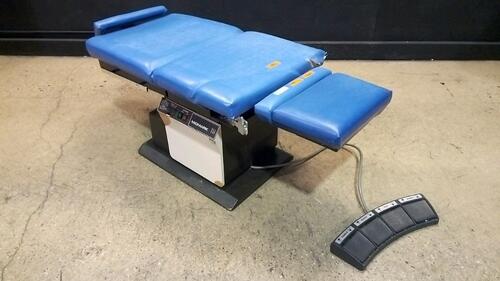 MIDMARK 111 POWER EXAM CHAIR