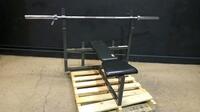 WEIGHT BENCH WITH BAR