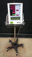 DATASCOPE ACCUTORR PLUS PATIENT MONITOR