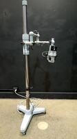 CARL ZEISS SURGICAL MICROSCOPE TO INCLUDE SINGLE MOUNT BINOCULAR WITH EYEPIECES BOTH (10X/22B) NO BOTTOM LENSE ON STAND