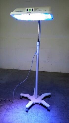 NATUS NEOBLUE LED PHOTOTHERAPY LIGHT ON ROLLING STAND