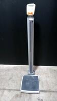 HEALTH-O-METER PROFESSIONAL DIGITAL PATIENT SCALE
