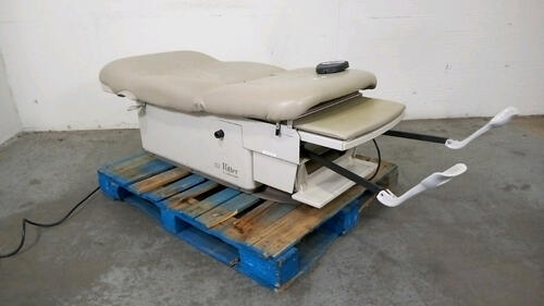 RITTER/MIDMARK 222 POWER EXAM TABLE WITH FOOT CONTROL