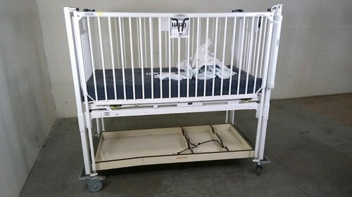 HARD INFANT CRIB