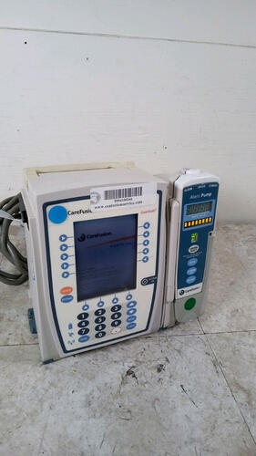 CAREFUSION ALARIS PC GUARDRAILS 8015 INFUSION PUMP WITH ALARIS 8100 PUMP MODULE