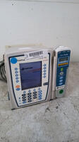 CAREFUSION ALARIS PC GUARDRAILS 8015 INFUSION PUMP WITH ALARIS 8100 PUMP MODULE