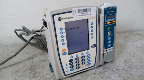 CAREFUSION ALARIS PC GUARDRAILS 8015 INFUSION PUMP WITH ALARIS 8100 PUMP MODULE