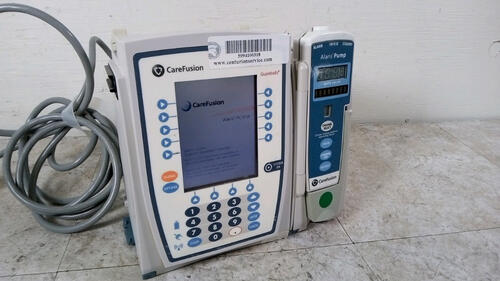 CAREFUSION ALARIS PC GUARDRAILS 8015 INFUSION PUMP WITH ALARIS 8100 PUMP MODULE