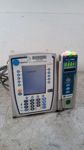 CAREFUSION ALARIS PC GUARDRAILS 8015 INFUSION PUMP WITH ALARIS 8100 PUMP MODULE