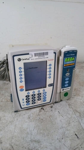 CAREFUSION ALARIS PC GUARDRAILS 8015 INFUSION PUMP WITH ALARIS 8100 PUMP MODULE