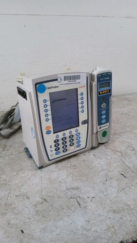 CAREFUSION ALARIS PC GUARDRAILS 8015 INFUSION PUMP WITH ALARIS 8100 PUMP MODULE