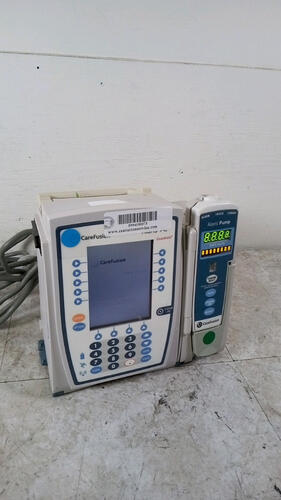 CAREFUSION ALARIS PC GUARDRAILS 8015 INFUSION PUMP WITH ALARIS 8100 PUMP MODULE