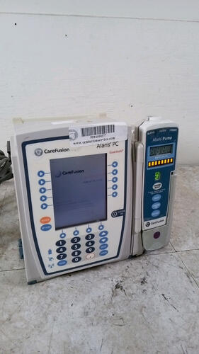 CAREFUSION ALARIS PC GUARDRAILS 8015 INFUSION PUMP WITH ALARIS 8100 PUMP MODULE