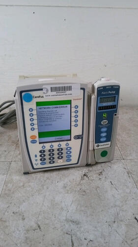 CAREFUSION ALARIS PC GUARDRAILS 8015 INFUSION PUMP WITH ALARIS 8100 PUMP MODULE