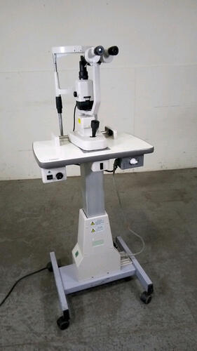 TOPCON SL-1E SLIT LAMP ON AIT-16 INSTRUMENT TABLE