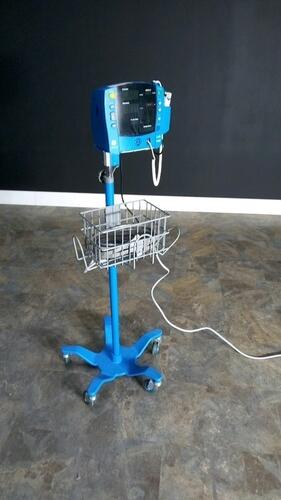 GE CARESCAPE V100 VITAL SIGN MONITOR ON ROLLING STAND