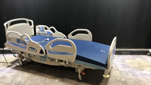 HILL-ROM ADVANTA 2 HOSPITAL BED