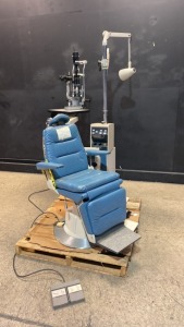 RELIANCE 980HFC OPHTHALMIC CHAIR WITH HAAG-STREIT 900 SLIT LAMP ON STAND