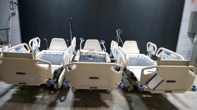 LOT OF HILL-ROM TOTAL CARE SPORT 2 HOSPITAL BEDS