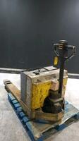 YALE ELECTRIC PALLET JACK