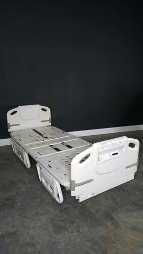 HILL-ROM P1600 ADVANTA HOSPITAL BED