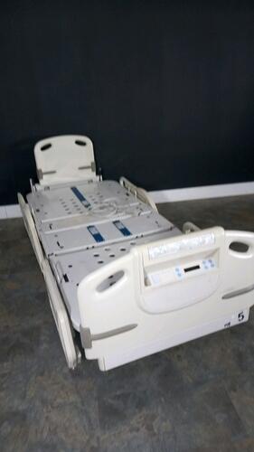 HILL-ROM P1600 ADVANTA HOSPITAL BED