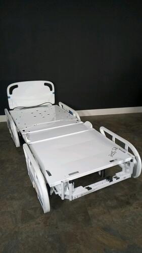 STRYKER 3005 S3 HOSPITAL BED