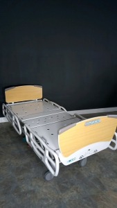 STRYKER FL17E GOBED HOSPITAL BED