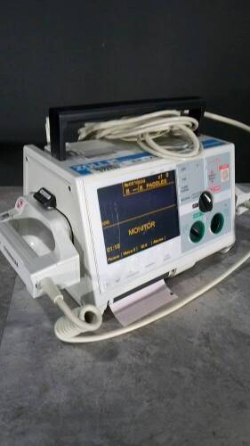 ZOLL M SERIES BIPHASIC DEFIB WITH PADDLES, BATTERY, ECG, SPO2