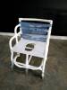 COMMODE