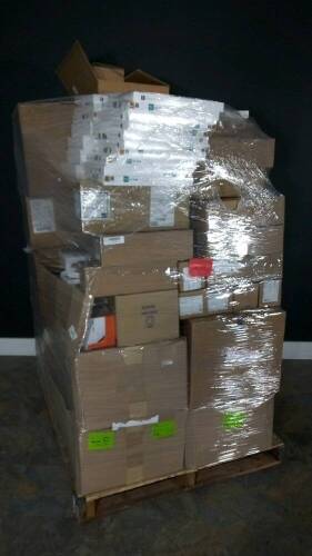 LOT OF DISPOSABLES