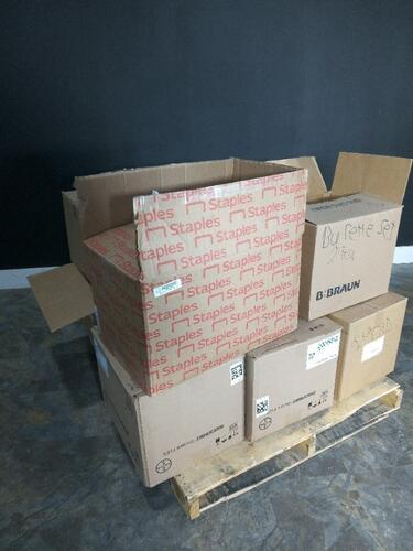 LOT OF DISPOSABLES