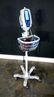 WELCH ALLYN 42MTB VITAL SIGN MONITOR ON ROLLING STAND