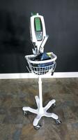 WELCH ALLYN 420 SERIES PATIENT MONITOR